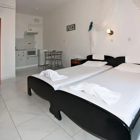 Ξενοδοχείο με διαμερίσματα Bay 2*